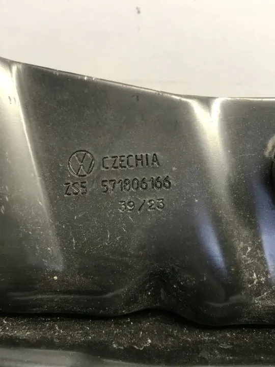 VW Tiguan MK3 Övre höger framklädsel OEM 571810136 image 4