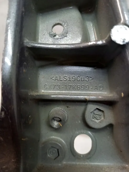 Suporte esquerdo viga dianteira Jaguar XE XF OEM image 5