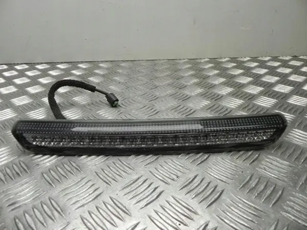 Feu Stop OEM AH32-13A613-A pour Range Rover image 2
