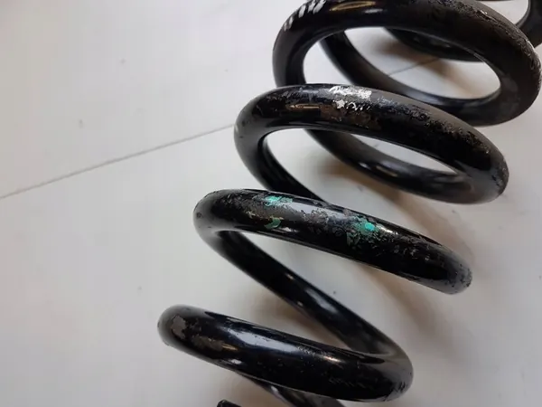 2000 Mitsubishi Pajero Framfjäder MR510428 image 4