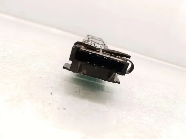 Soquete de lâmpada traseiro esquerdo Ford Transit OEM 6C11-13N004-A image 4