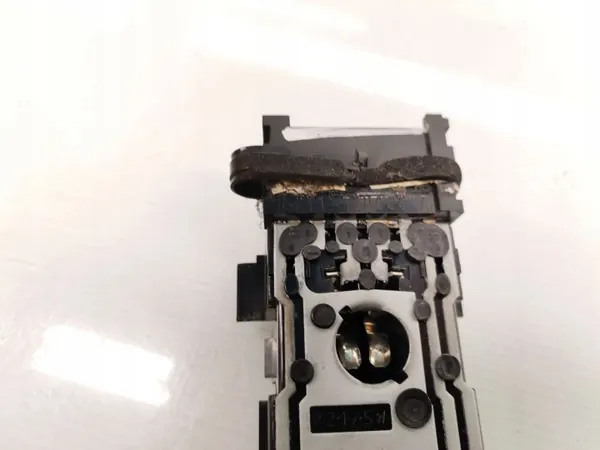 Soquete de lâmpada traseiro esquerdo Ford Transit OEM 6C11-13N004-A image 5