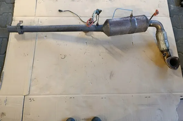 Catalyseur FORD TRANSIT CUSTOM 2.2 TDCI OEM image 2