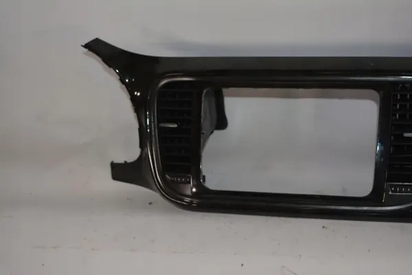 VW New Beetle Mittariston Koriste OEM 5C1858366 - Käytetty image 10