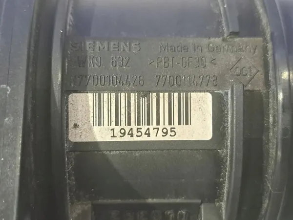 Luftmassenmesser Volvo V40 Estate 1.9L 2004 OEM 30887504 image 5