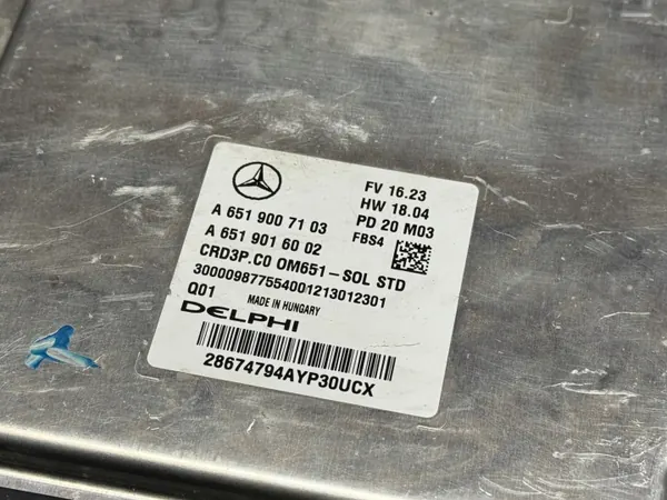 Mercedes CRD3P.C0 ECU A6519016002 - Käytetty image 3