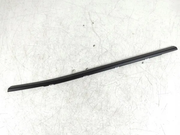 Hyundai Kona II takaikkunan tiiviste OEM 83220J9000 image 2
