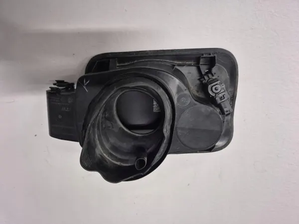 BMW X4 F26 Polttoainelippa OEM 7370263 - Käytetty image 5