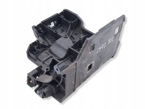 Voorpaneelsteun links OEM K8D2103A33AA Range Rover Evoque image 3
