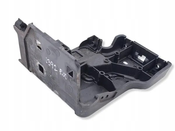 Voorpaneelsteun links OEM K8D2103A33AA Range Rover Evoque image 4
