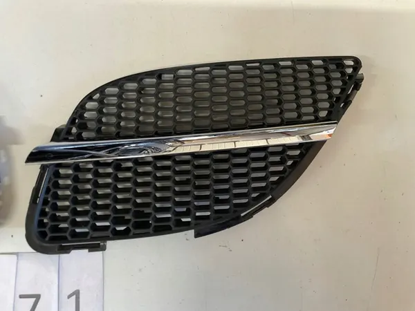 Nissan Almera N16 Grille Left OE 62320BN700 image 3