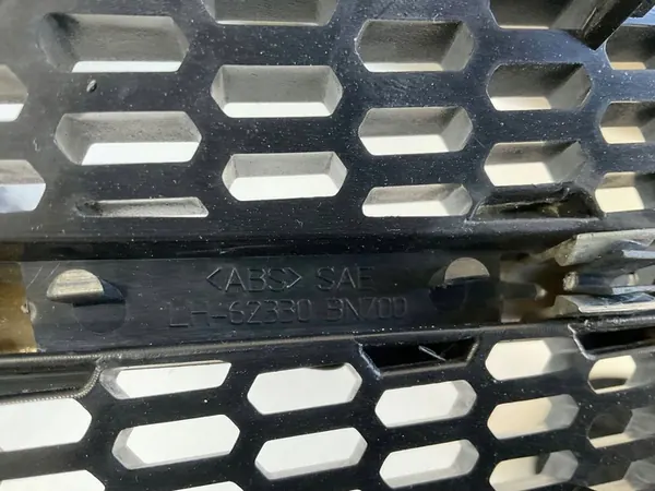 Nissan Almera N16 Grille Left OE 62320BN700 image 8