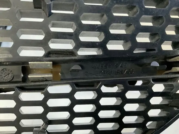 Nissan Almera N16 Grille Left OE 62320BN700 image 9