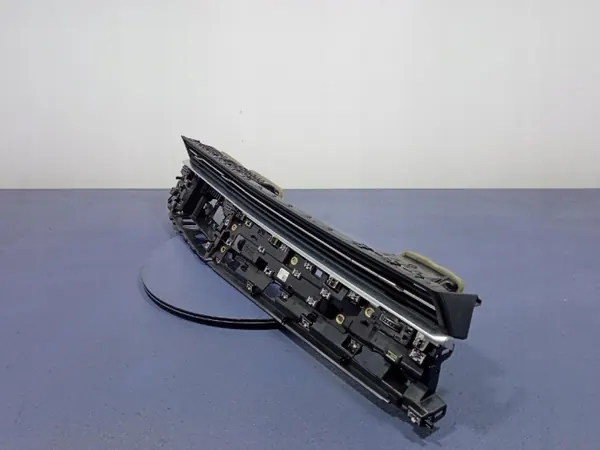 Grelha Audi OE OEM Ambit-985820- Estado Usado image 4