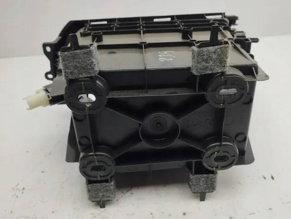 Toyota C-HR I 2020 Hoofdvak Middenconsole OEM 58812F4010 image 7