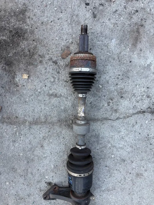 Eixo de transmissão dianteiro direito Hyundai IX35 2.0L Diesel OEM image 2