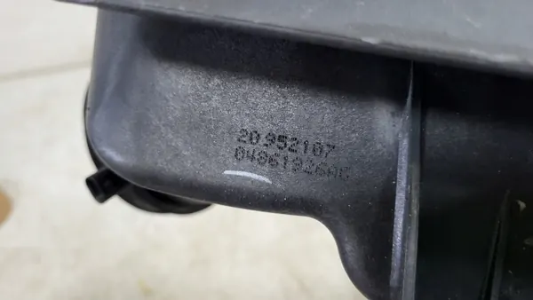 Résonateur d'air OEM 04861926AG pour Dodge 3.6L image 3