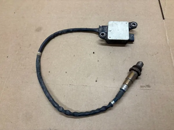 Sensor NOx Nissan Navara D23 OEM 227935JU0A - Usado image 2