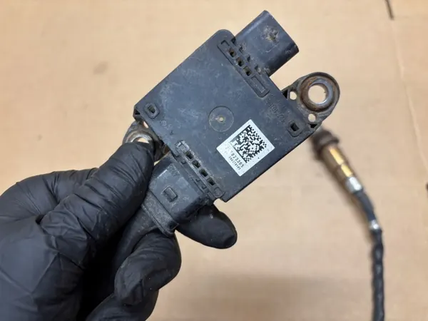 Sensor NOx Nissan Navara D23 OEM 227935JU0A - Usado image 4