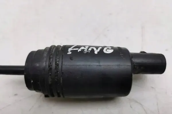 Ruitensproeierpomp BMW 5 (E39) 2.5L Diesel image 4