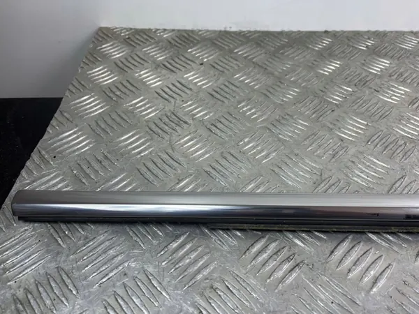 Junta ventana trasera Jeep Cherokee OEM FOB24601 image 5