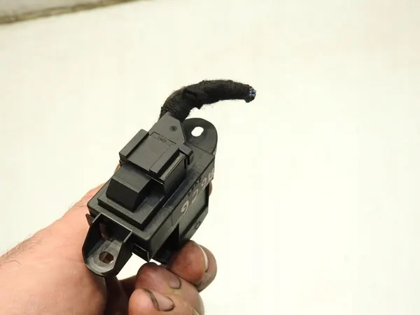 Botón de Freno de Mano Audi A6 C6 4F1927225 PA6-GF30 image 3