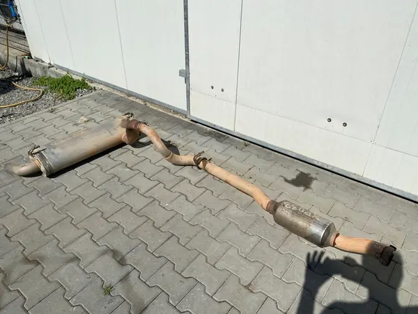 Keskimmäinen äänenvaimennin 2.0T 4xe Jeep Wrangler JL 2018+ image 2