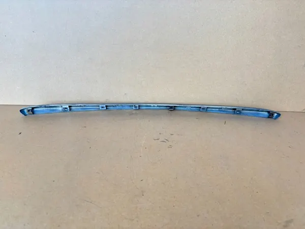 Etupuskuri Chromikaistale Toyota Auris II image 3