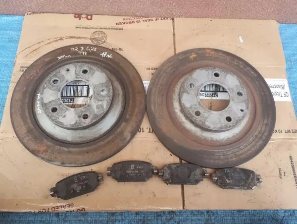 Disques & Plaquettes Frein Arrière Mazda 3 BM OEM 310126171031 image 2