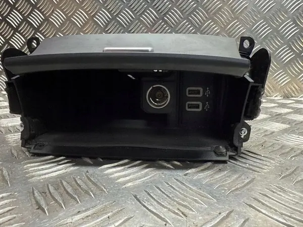 Askkopp Ford S-Max MK2 USB 12V Uttag OEM EM2BR044C16B image 3