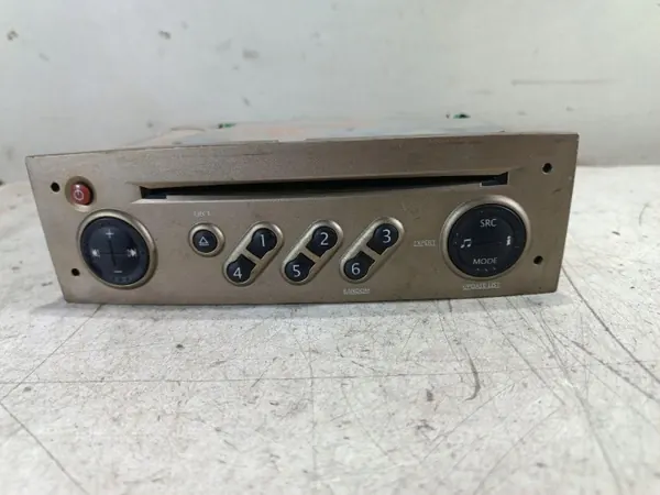 Renault OE CD-radio OEM 8200562687 - Begagnad image 3