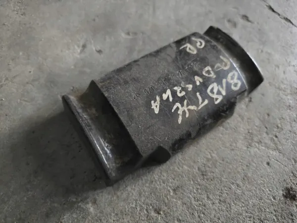 OEM 9703252526 Bakfjädringsplatta - Begagnad image 2