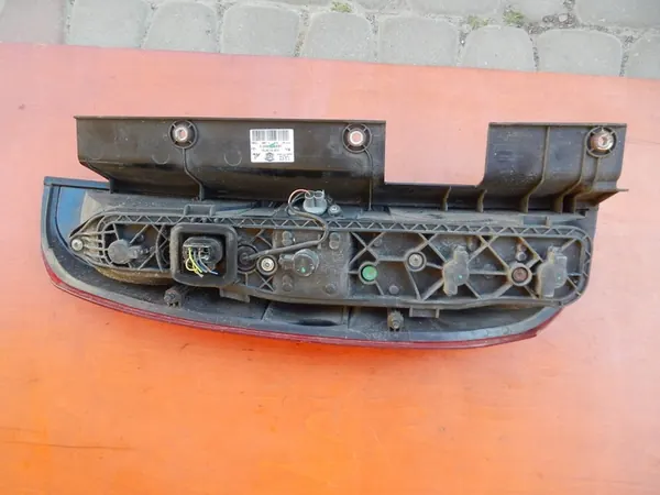 Lámpara trasera derecha FIAT DOBLO II 10- OEM 51810673 image 10