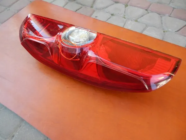 Lámpara trasera derecha FIAT DOBLO II 10- OEM 51810673 image 5