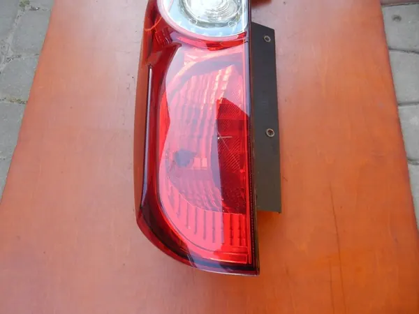 Lámpara trasera derecha FIAT DOBLO II 10- OEM 51810673 image 6