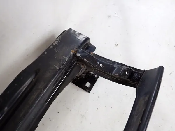 Etupuskuri SEAT ATECA image 2