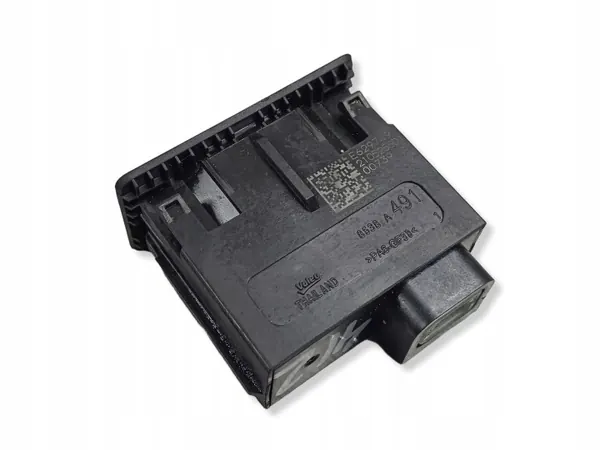 Tomada USB Mitsubishi Outlander OEM E629749 - Usado image 3