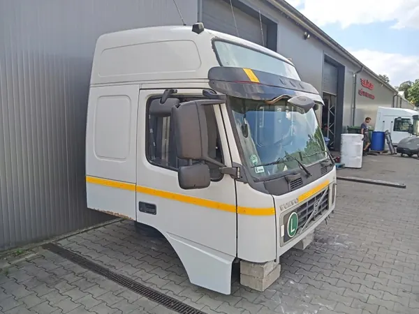 Volvo FM13 Complete Globetrotter Cabine OEM 85103667 image 3
