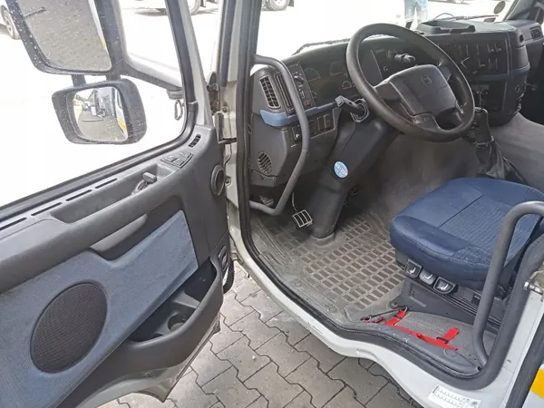 Volvo FM13 Complete Globetrotter Cabine OEM 85103667 image 5