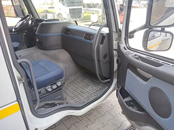 Volvo FM13 Complete Globetrotter Cabine OEM 85103667 image 7