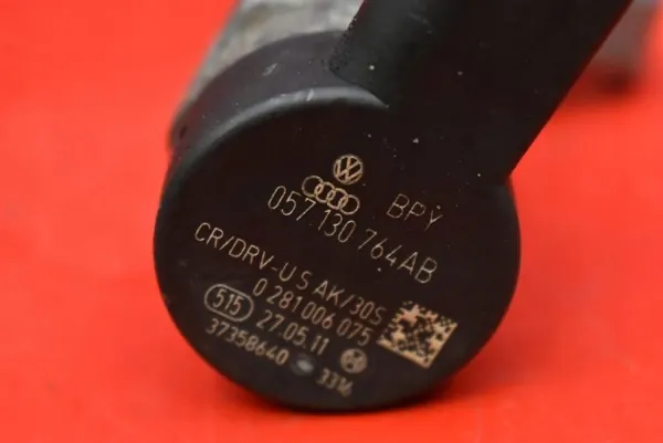 OEM 03L089N Einspritzschiene für VW Passat B7 2.0 TDI image 7