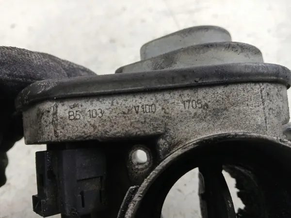 Spjällhus OEM 038128063G - Begagnad Volkswagen OE image 6