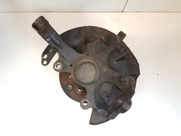 2000 Mitsubishi Pajero Sport I Front Knuckle MB891088 image 3