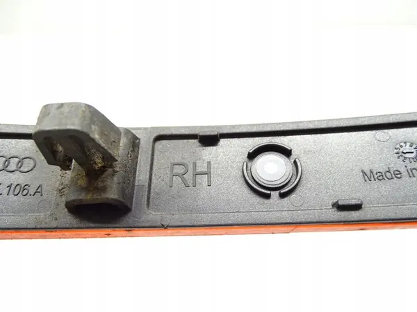 Oikea Puskureiden Heijastin Audi A3 8V 8V5945106A image 3