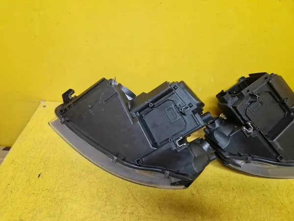 AUDI A3 8P Faro Derecho 8P0941004A image 4