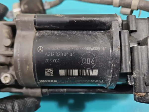 Bomba de suspensão Mercedes OEM A2123200404 image 4