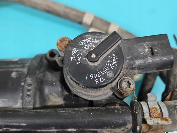 Bomba de suspensão Mercedes OEM A2123200404 image 7