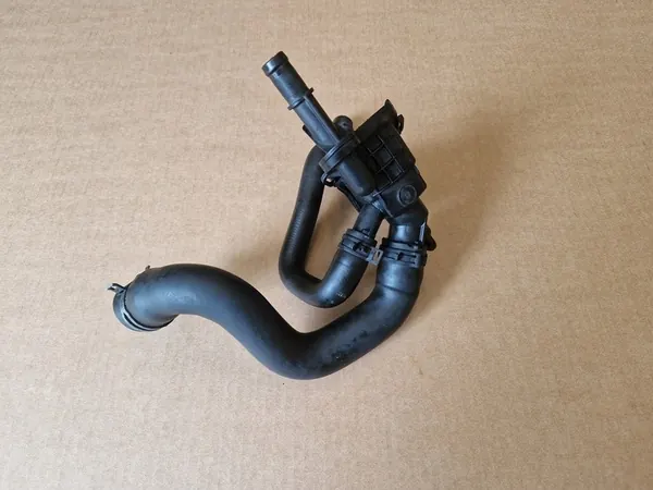 RENAULT CLIO IV DUSTER 0.9 Carcasa de termostato 110616064R image 2