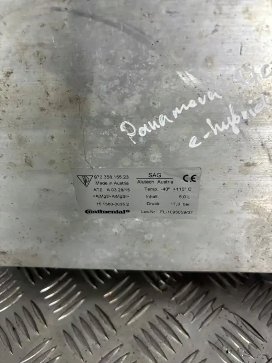 Depósito suspensión aire OEM 97035815523 Porsche Panamera image 3