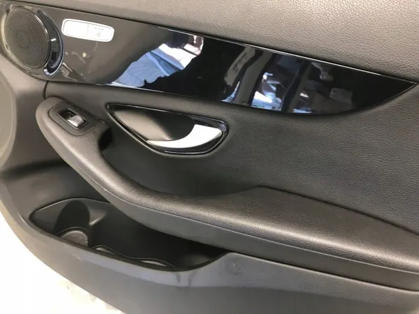 OEM A2055409209 Framhöger Dörrpanel Mercedes W205 image 4